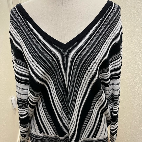 Lane Bryant Sweater Size 22/24 used once - Picture 1 of 2